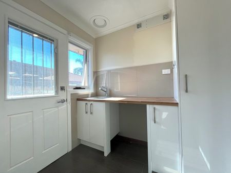 LOVELY THREE BEDROOM HOME - Photo 4