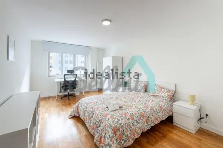 Alquiler de piso en Calle Foncalada - Photo 2