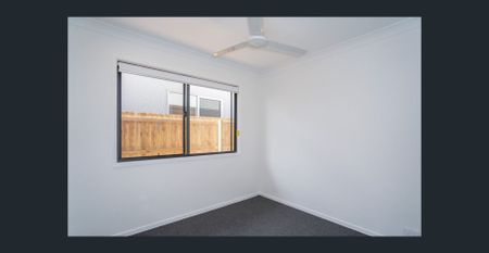 4 Bedroom, 2 Bathroom Modern Duplex - Photo 2