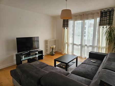 Location Appartement 4 pièces 84m² TAIN L HERMITAGE 26600 - Photo 2