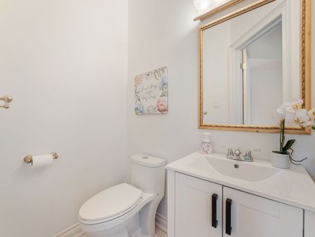 For Lease - 8 Tivoli Avenue, Richmond Hill, Ontario - Photo 2