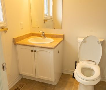For Lease - 29 Wendelyn Drive Unit# MAIN & 2ND FLOOR, Richmond Hill... - Photo 6