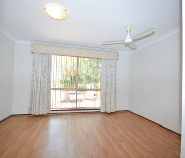 Large Family Home - Freshly Painted in Prime Halls Head Location! - Photo 2