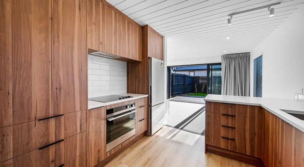 D/8 Champion Street, Edgeware, Christchurch - Photo 1