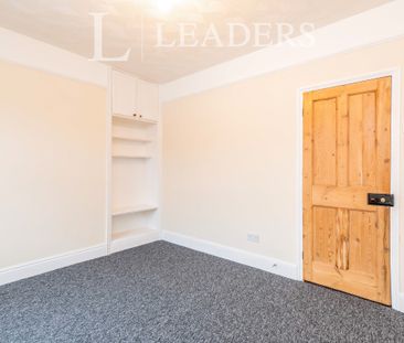 3 bedroom house to rent Ringwood Road, Southsea, PO4 - Photo 2