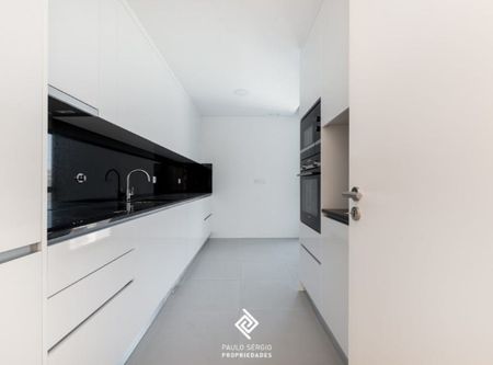 Santa Marinha e São Pedro da Afurada, Porto District - Photo 2