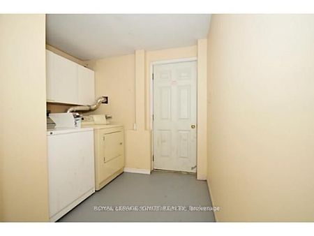 For Lease - 65 Hickling Trail Unit# Room #1, Barrie, Ontario - Photo 2