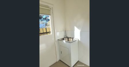 SPACIOUS 3 BEDROOM UNIT IN DOVETON - Photo 2