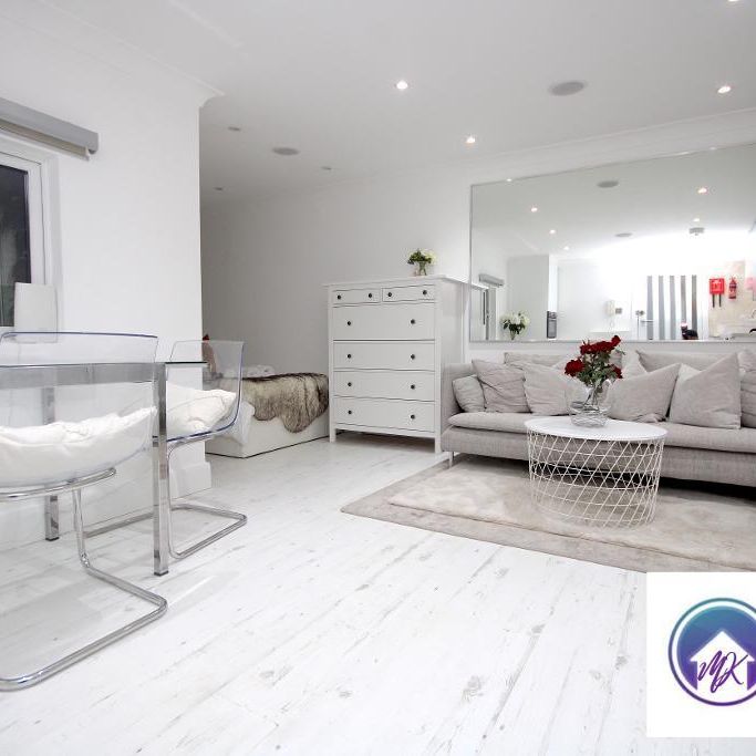1 Bedroom Studio To Rent - Photo 1