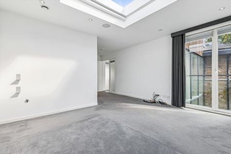 5 bedroom detached house to rent - Photo 3