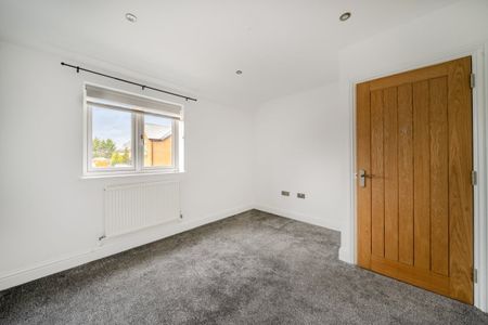 3 bedroom detached house to rent - Photo 3