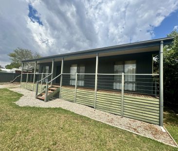 Modern 2-Bedroom Austam-Style Home - Photo 5