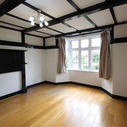 Newcombe Park, Mill Hill, NW7 - Photo 1