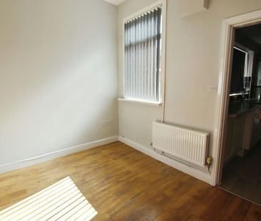 Terraced House to rent on - Photo 3
