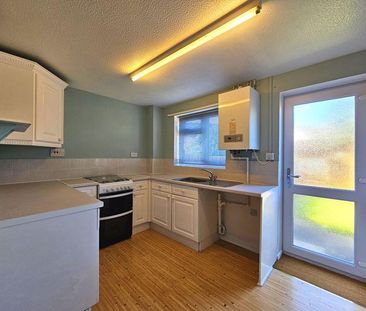 2 bedroom terraced house to rent - Photo 4