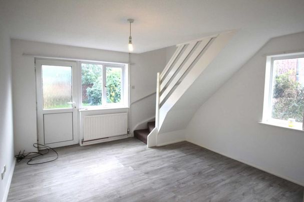 2 bedroom end of terrace house to rent - Photo 1