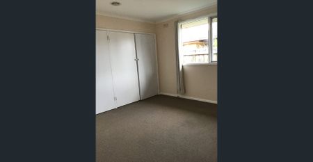 Renovated Three Bedroom Family Home - Great Location - Photo 5