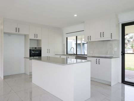 Brand New Build with Air Conditioning - Photo 2