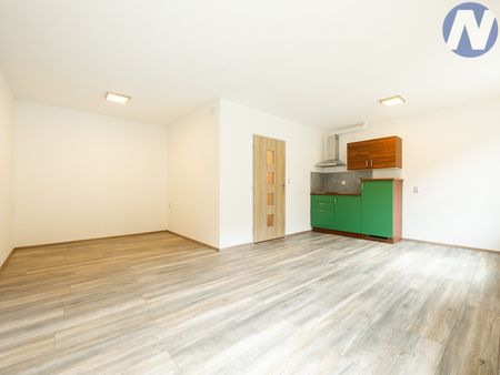 Pronájem bytu 1+kk a garsoniéry 35 m² - Фото 2