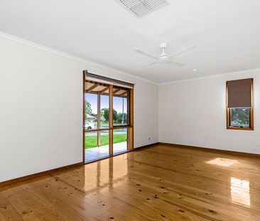 3 Bedroom Family Home Opposite Reserve - Photo 4