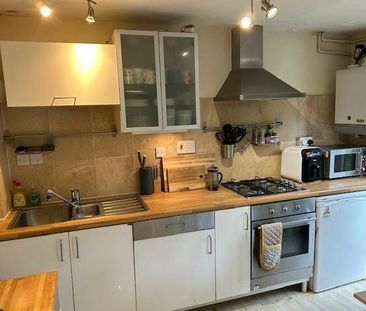 1 bedroom in a house share to rent - Photo 6