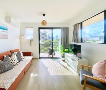 Fully Furnished Beachside One-Bedroom Holiday Home (Water & Wi-Fi I... - Photo 2