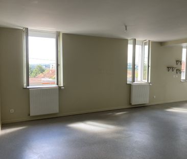 Location Appartement 4 pièces 84m² ROANNE 42300 - Photo 3