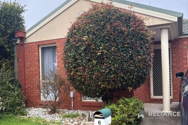 “Modern 3-Bedroom Home in Prime Werribee Location!” - Photo 1