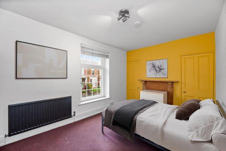 4 bedroom terraced house to rent - Photo 4