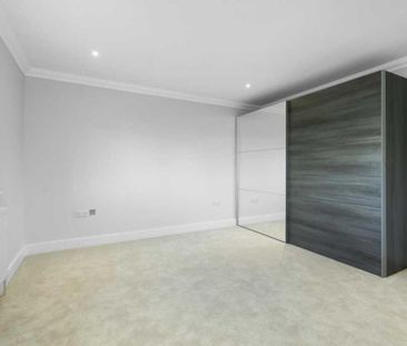 4 bedroom semi-detached house to rent - Photo 2
