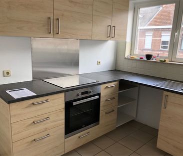 Goed gelegen appartement met 2 slaapkamers, terras en autostaanplaats - Photo 4