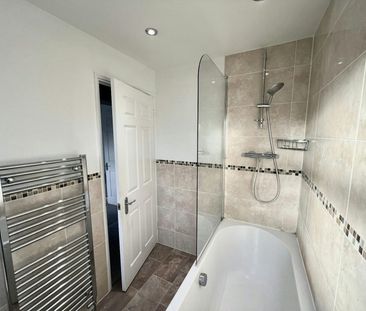 Detached house to rent on - Photo 2