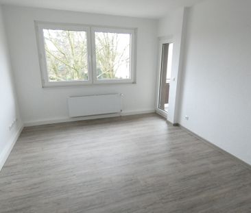 Ideale 2-Zimmer-Wohnung mit Balkon in Kanalnähe – komplett modernis... - Foto 1