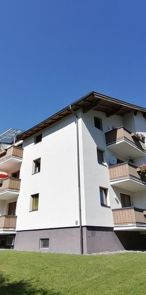 Großzügige, geförderte 3-Zimmerwohnung mit Balkon und Tiefgaragenplatz zu vermieten! - Photo 1