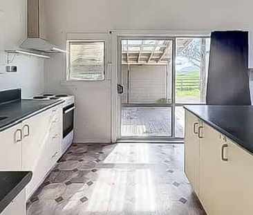 THREE BEDROOMS IN THE COUNTRY - Photo 3
