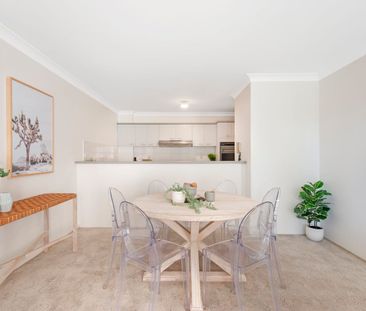 Large, comfortable apartment with two balconies - Photo 2