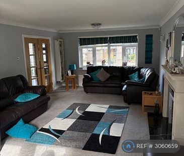 1 bedroom in a house share to rent - Photo 2