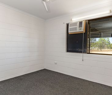 1/2 Saltbush Boulevard, Rasmussen - Photo 4