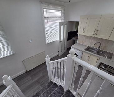 2 bedroom flat to rent - Photo 6