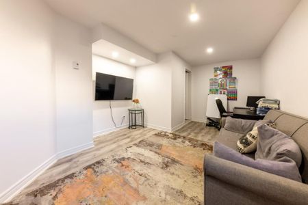 2045 100e Avenue, H7T 3C4, H7T 3C4, Laval - Photo 3