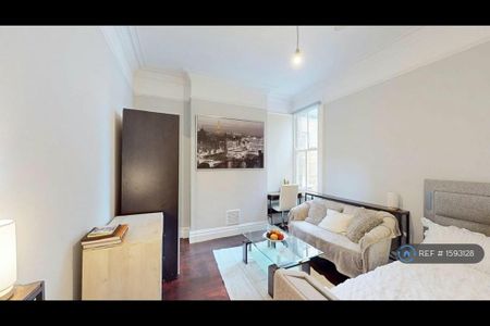 1 bedroom in a house share to rent - Photo 5