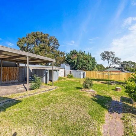 Quiet and private court location - Photo 3