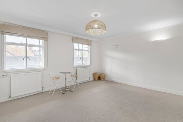 Sloane Court East, London, SW3 - Photo 1