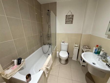 41 Coopers Mill Avenue, Dundonald, Belfast, BT16 1WR - Photo 5