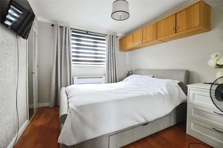 2 bedroom end of terrace house to rent - Photo 3