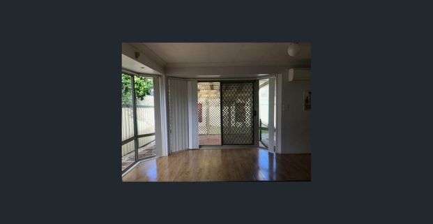 3 BEDROOM HOME AT GREAT LOCATION IN STANHOPE GARDENS! - Photo 1