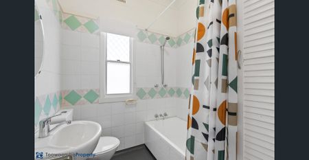3 Bedroom Home Located 10 Minutes Walk from the Base Hospital! - Photo 4