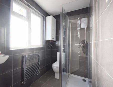 1 Bedroom Apartment To Let - Photo 2