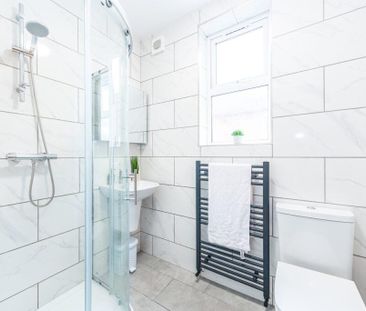 5 bedroom terraced house to rent - Photo 4