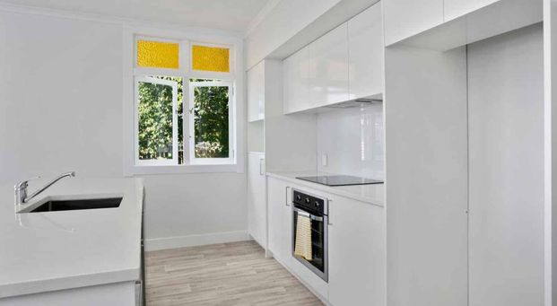 Beauty on Bent Street - Photo 1